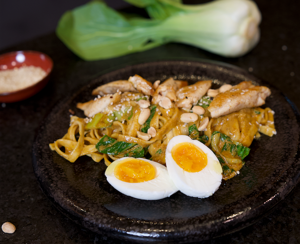 High-Protein Peanut Udon Curry