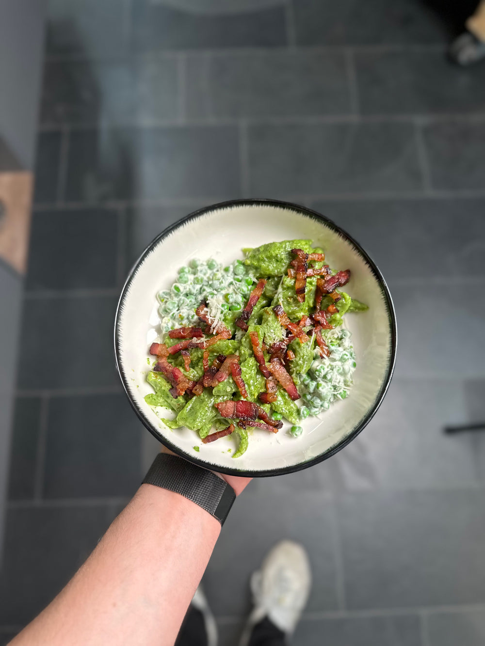 Handgemachte Ruccola Pasta Guanciale(Speck) & Erbse